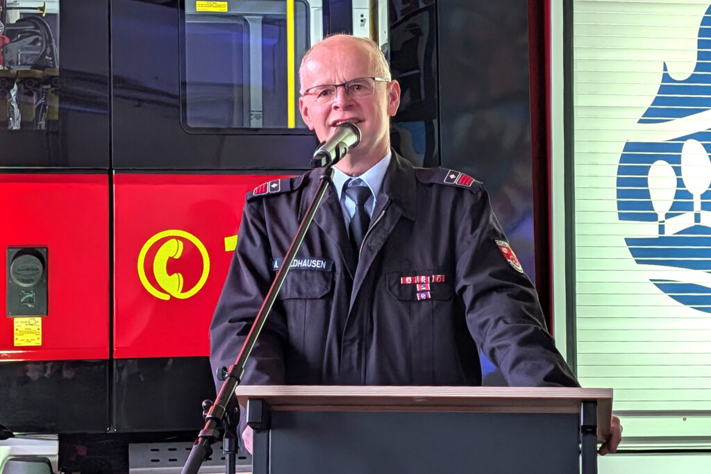 Wehrführer Goldhausen bei seiner Ansprache.