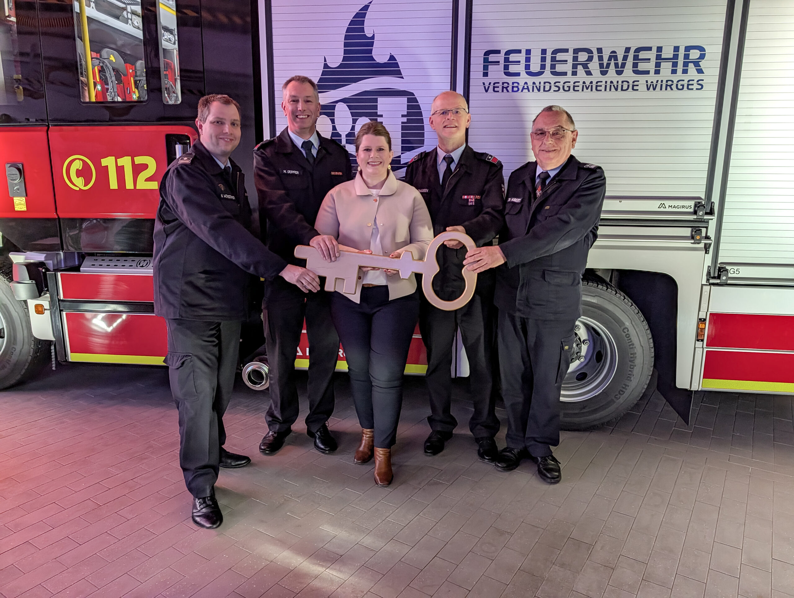 VG Wirges übergibt symbolisch den Schlüssel an die FF Siershahn