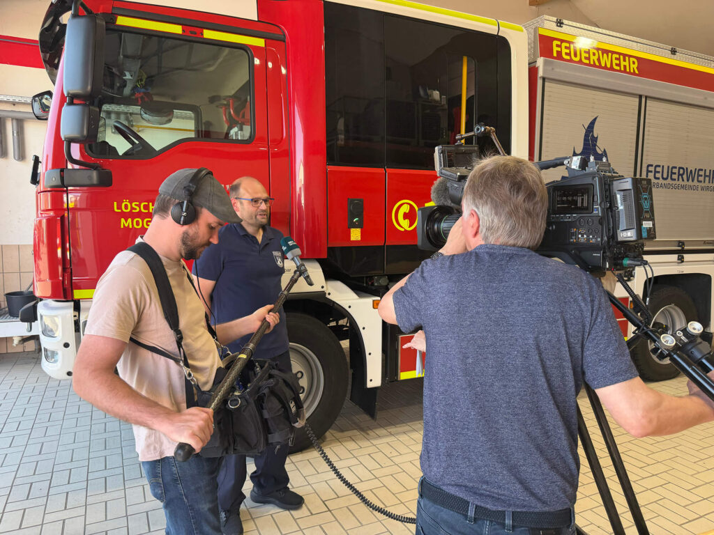 Fernsehteam beim Interview