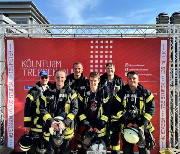 Gruppe beim Treppenlauf