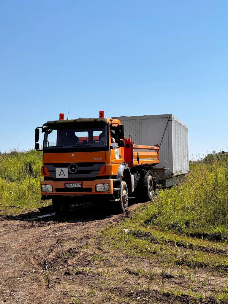 Container wird transportiert