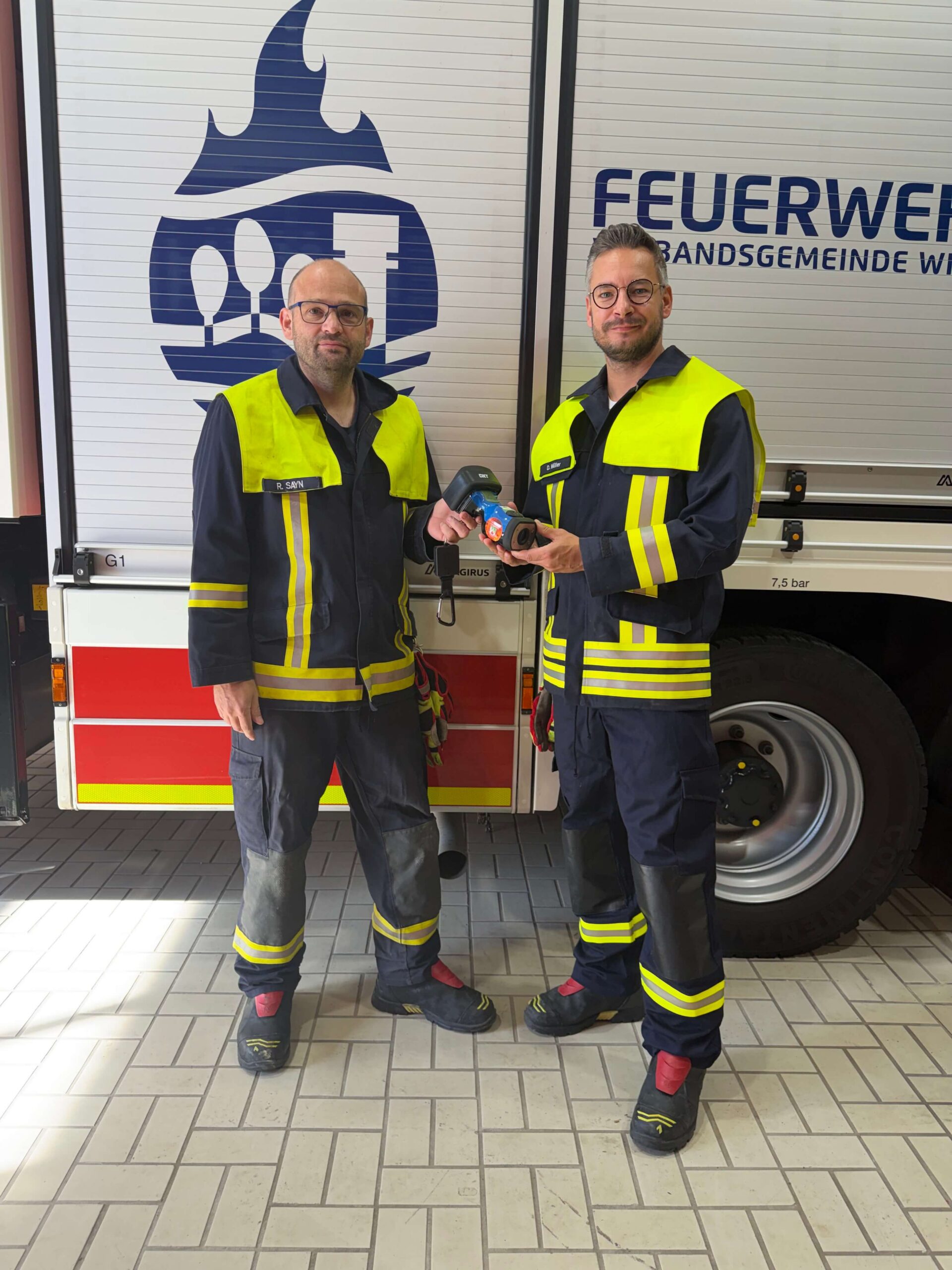 Förderverein übergibt Technik an FF Mogendorf