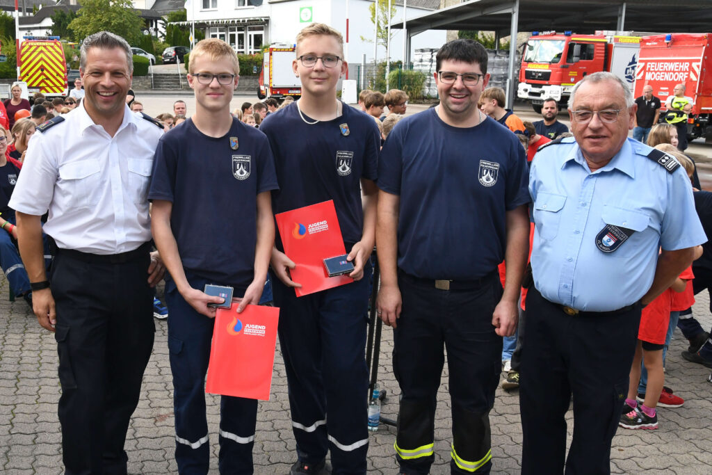 Ehrenzeichen in Bronze der Kinder- und Jugendfeuerwehr Rheinland-Pfalz